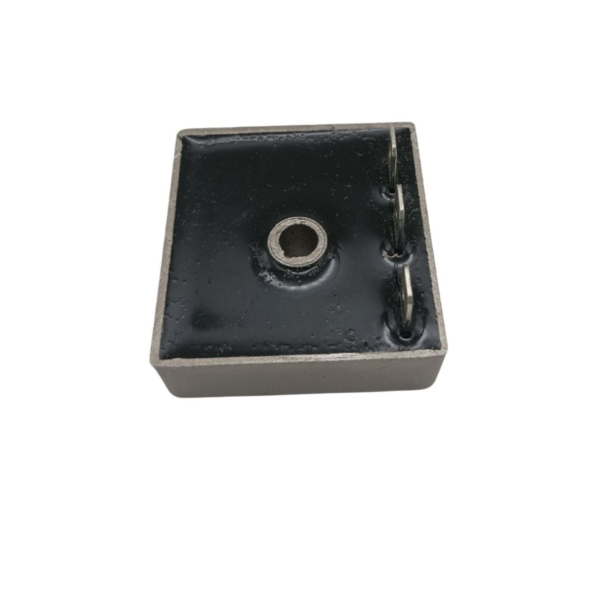Regulador Corriente Universal 12v 16 amp. 3 Terminales