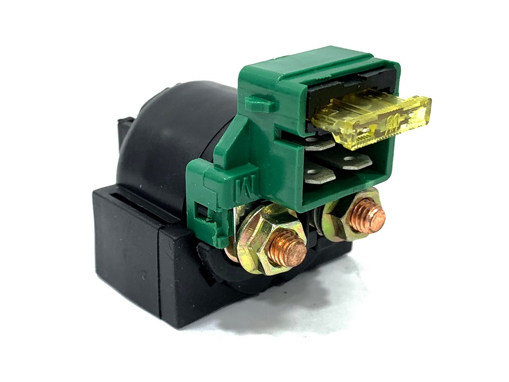Relé de arranque universal 12v. 150A con fusible 6