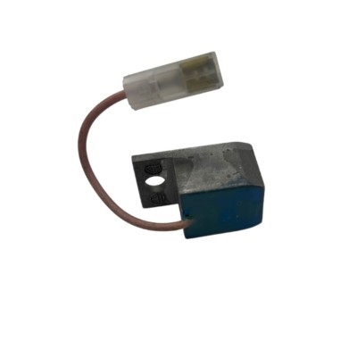 Minilimitador regulador de corriente universal 6V, ideal para sistemas eléctricos de motos clásicas y ciclomotores.