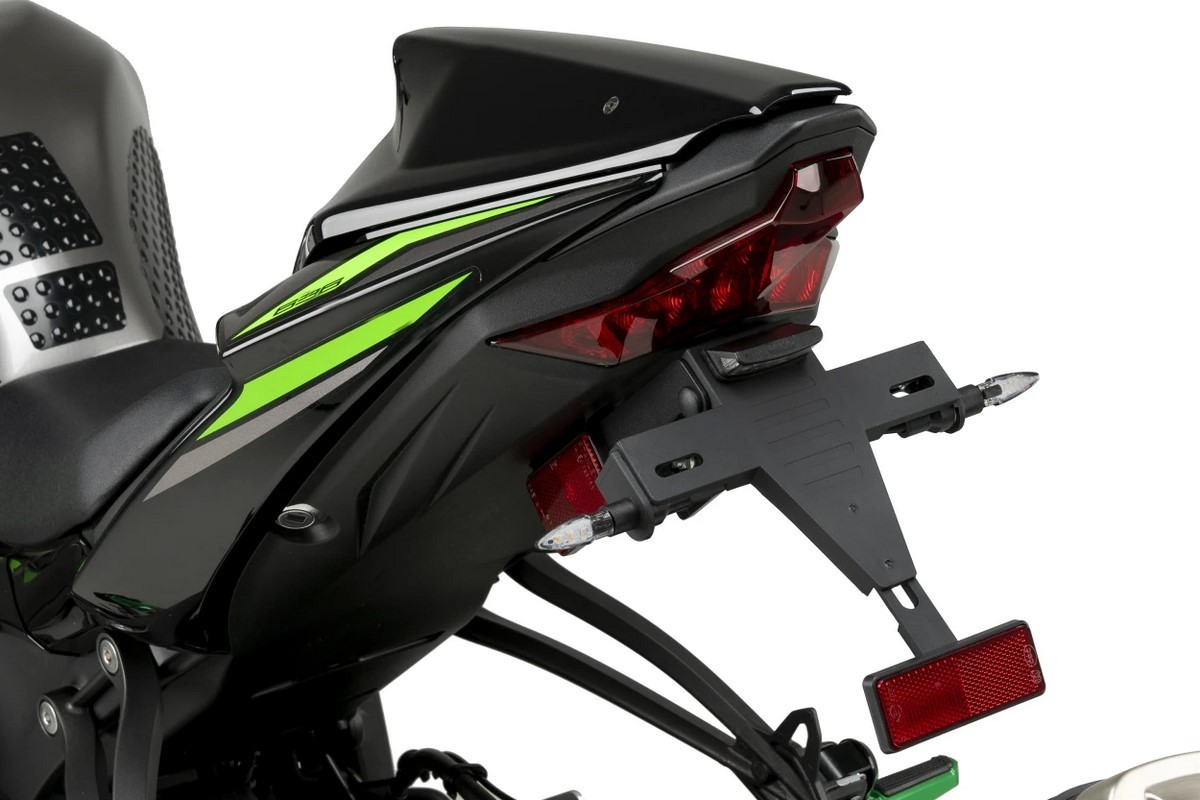 Soporte portamatrícula PUIG instalado en Kawasaki ZX-6R 636 2018-2025