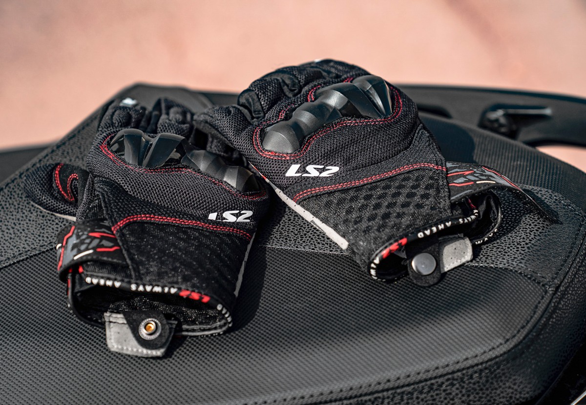 Guantes moto LS2 con refuerzo en palma y pulgar