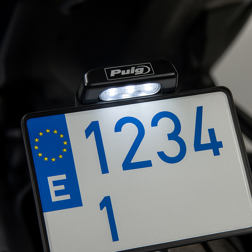 Luz Portamatrícula MIG Puig LED 4646N – Homologado y Universal