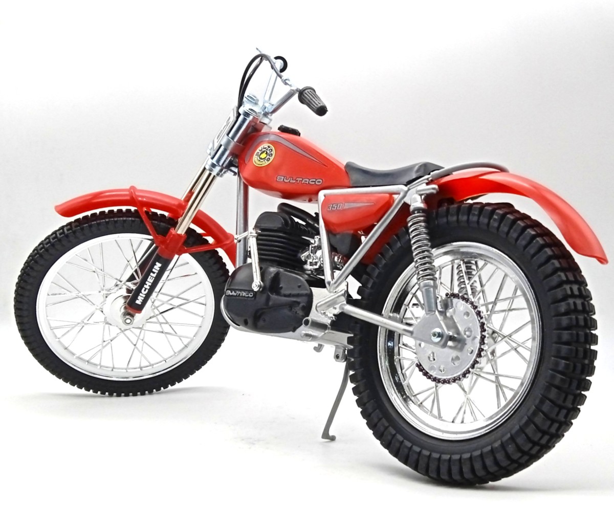 Bultaco Sherpa T199 Rojo Réplica escala 1:6 1