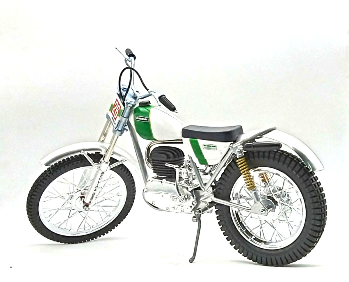 Ossa MICK ANDREWS Réplica escala 1:6 1